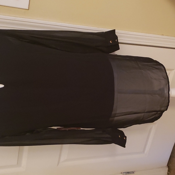 Vince Camuto Black V Neck top - Picture 6 of 9